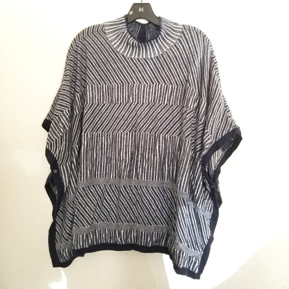 Banana Republic Reversible Knit Striped Pancho Sm
